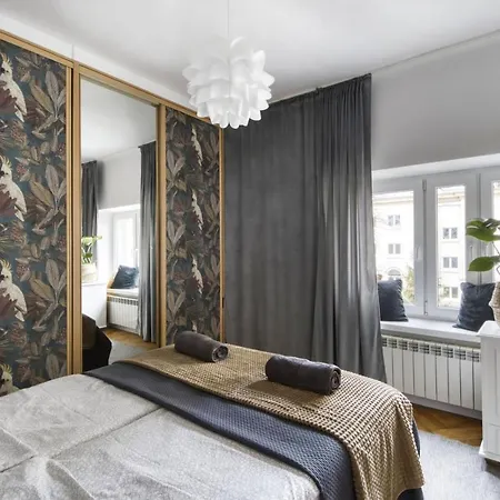 شقة Parrot Dream وارسو