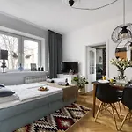 Apartment Parrot Dream Warschau