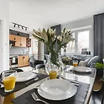 Parrot Dream Apartment شقة وارسو